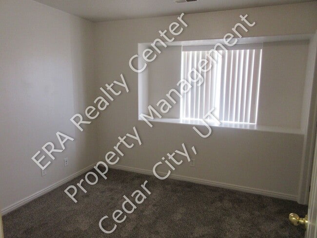 Building Photo - 3 Bedroom, 2 Bathroom Twin Home