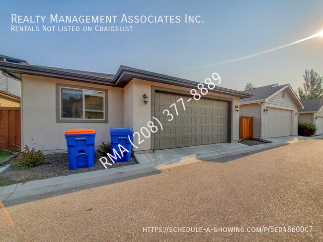 Building Photo - 11277 W Portola St
