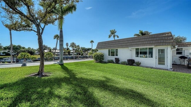 Building Photo - 2657 Riverbluff Pkwy