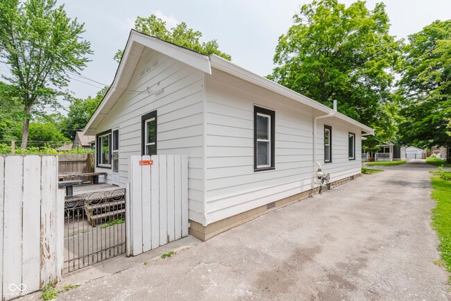 Building Photo - 6222 Kingsley Dr