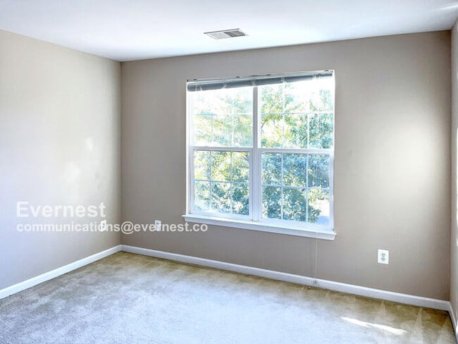 Building Photo - 43206 Somerset Hills Ter