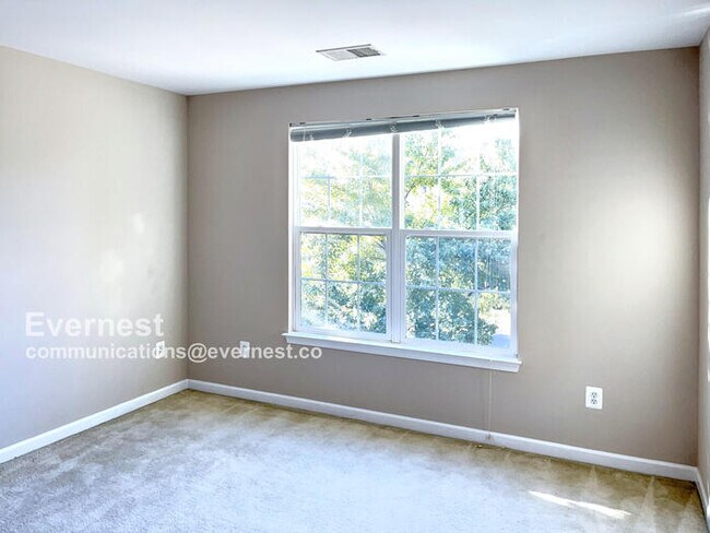 Building Photo - 43206 Somerset Hills Terrace