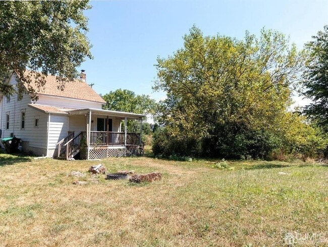 Building Photo - 729 Watsontown Rd