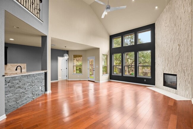 Building Photo - 11704 Palisades Pkwy