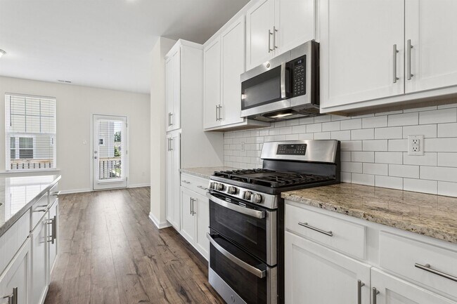 Building Photo - Quarterpath at Williamsburg – Two Primary Suites