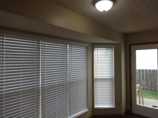 Building Photo - 5950 Paron Pl