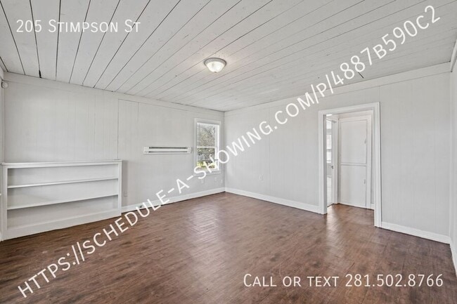 Building Photo - 205 Stimpson St