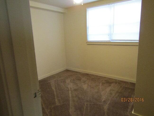 Building Photo - 2-bedroom Apartment City of Maryville