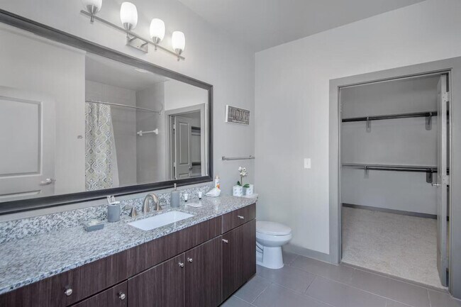 Building Photo - 1628-1898-1898 Wyndale St