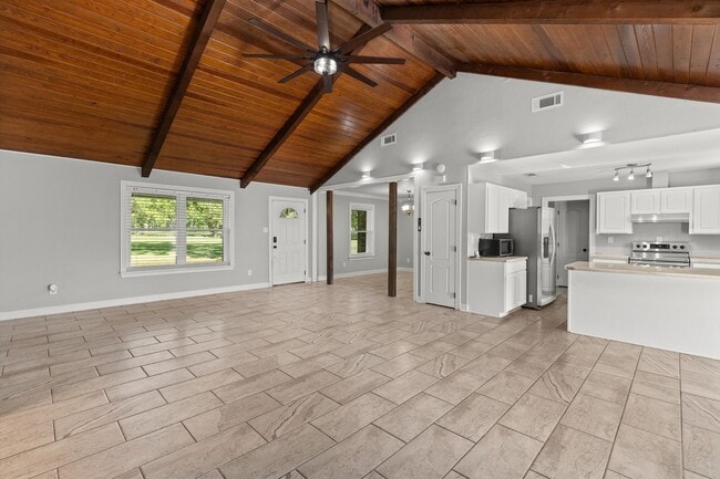 Building Photo - 300 Shadow Ridge Dr