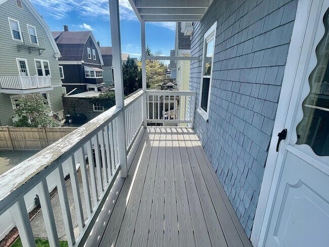 Building Photo - 101 Rogers Ave