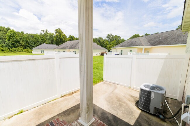 Building Photo - 235 Sawgrass Trail