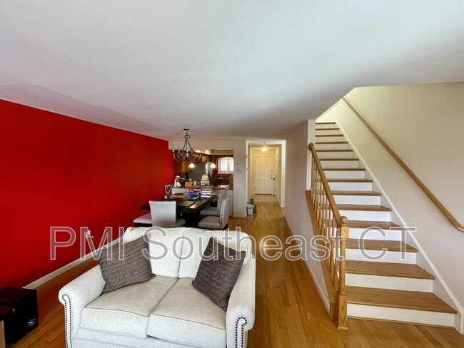 Building Photo - 330 Crystal Ave