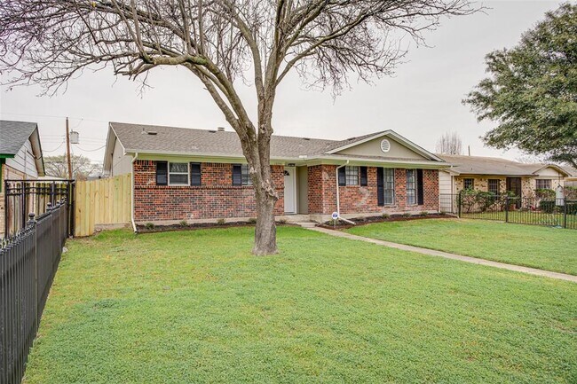 Building Photo - 10541 Cradlerock Dr