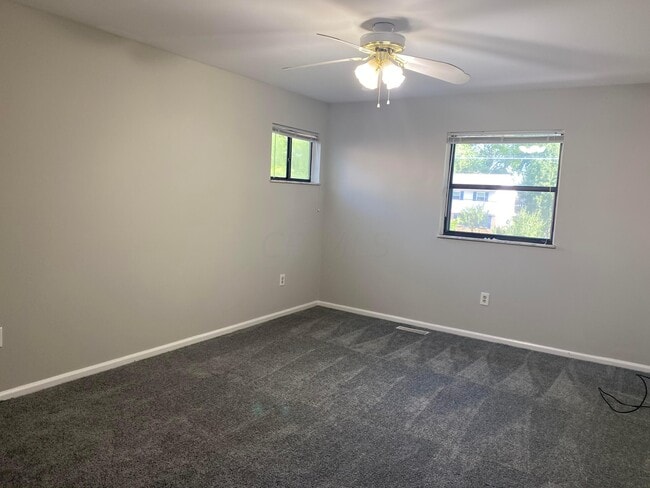 Building Photo - 669 W Main St