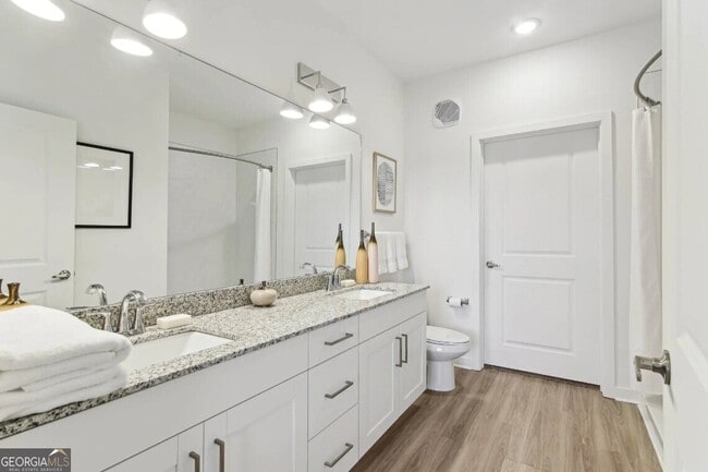 Building Photo - 550 Webb Gin House Rd