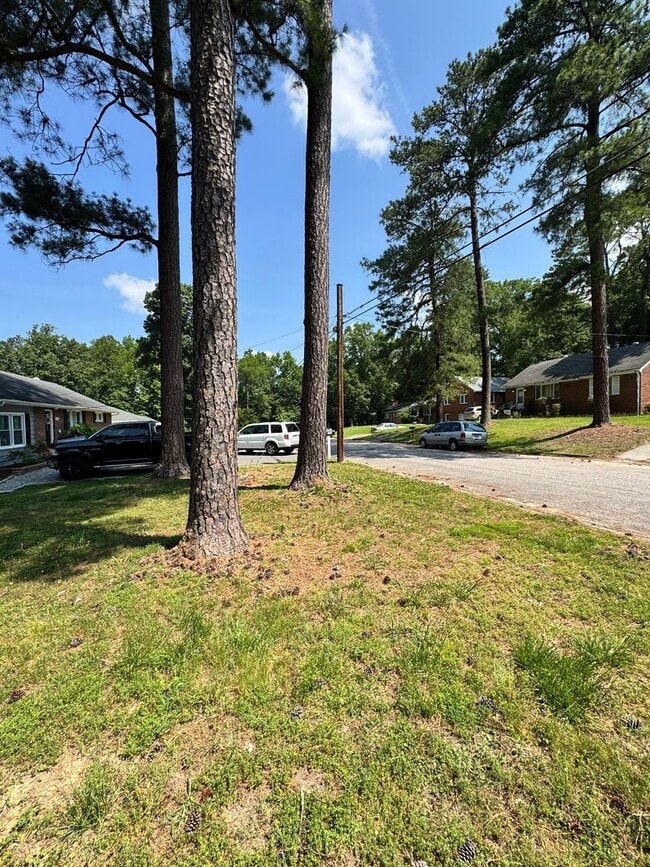 Building Photo - Cozy 4 bed 1.5 bath Ranch House in Petersburg