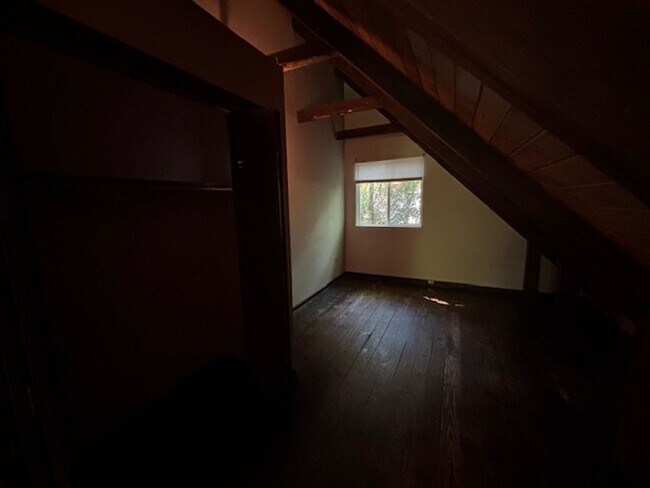 Building Photo - 402 Lindsay Rd