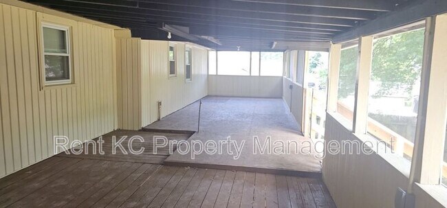 Building Photo - 809 NE 74th St