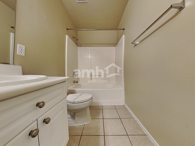Building Photo - 8321 Canvas Ct