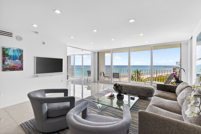 Building Photo - 2774 S Ocean Blvd