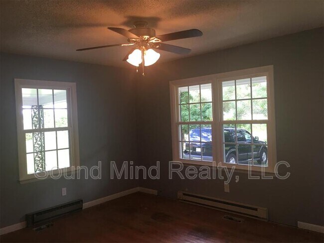 Building Photo - 605 3rd St