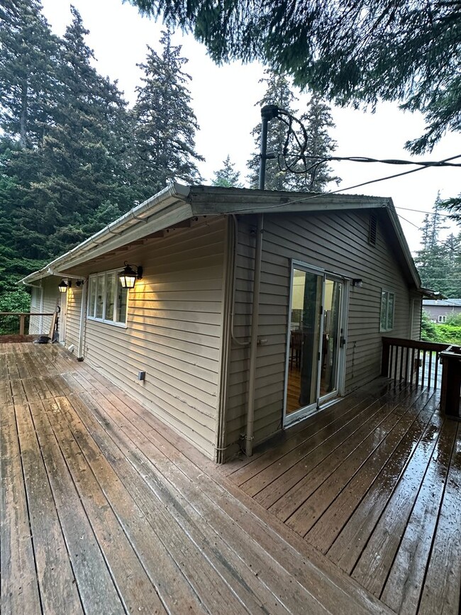 Building Photo - 2164 Island Cir