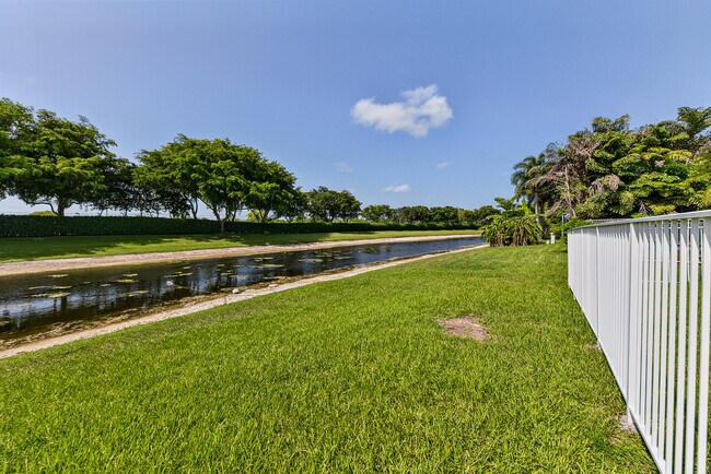 Building Photo - 12325 Cascades Pointe Dr