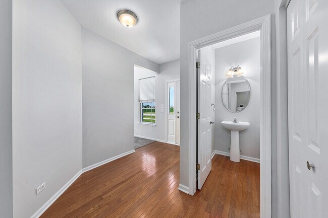 Building Photo - 23844 McMullin Cir