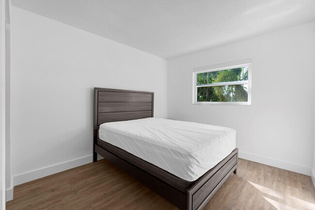 Building Photo - 1439 S Ocean Blvd