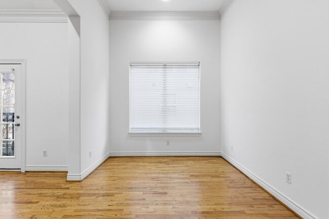 Building Photo - 1303 Sherwood Point Ln