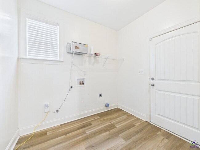 Building Photo - 205 Pebble Stone Pl