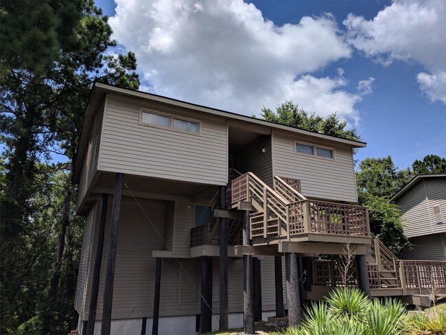 Building Photo - 3807 Pembrook Ct