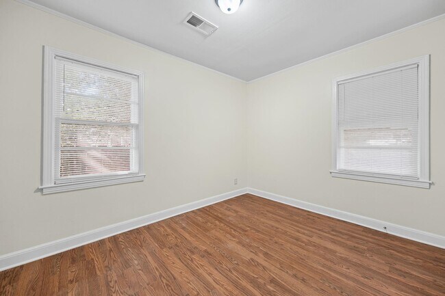 Building Photo - 1139 Russwood Rd