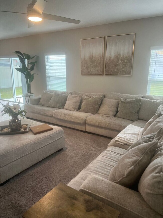 Building Photo - Spacious 5BR House in Winter Haven