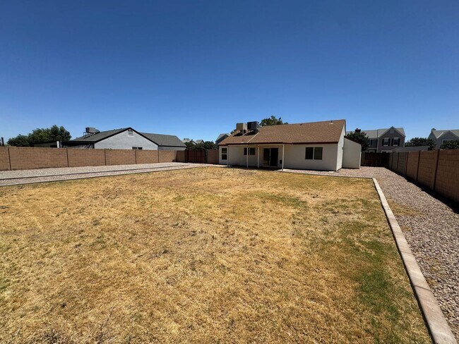 Building Photo - 768 E Stottler Pl