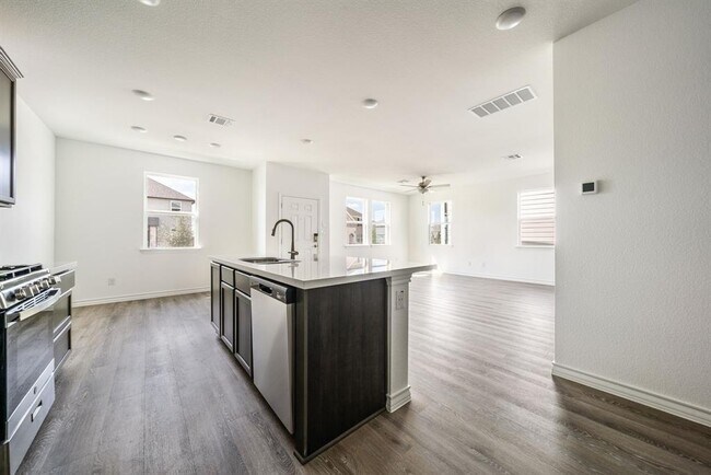 Building Photo - 123 Watkinville Rd