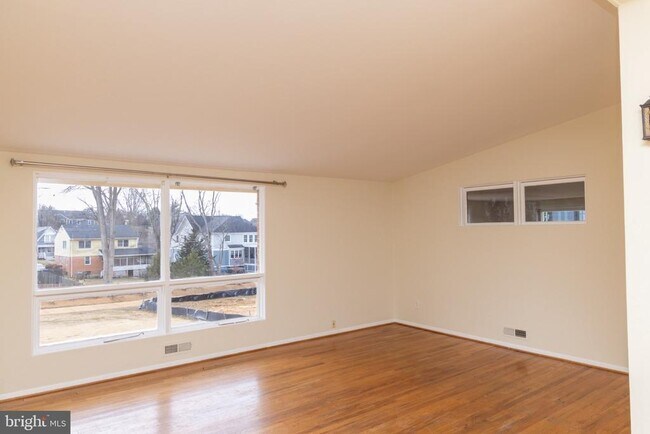 Building Photo - 6519 Byrnes Dr