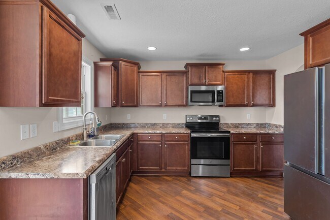 Building Photo - 3 Bedroom 2 Bathroom Home in Onslow Bay!