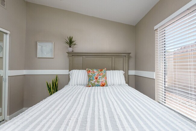 Building Photo - 7254 E Camino Del Monte