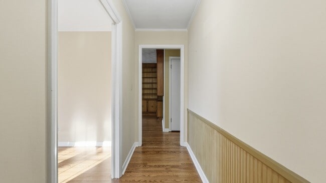 Building Photo - 3 bedroom Cleveland home!