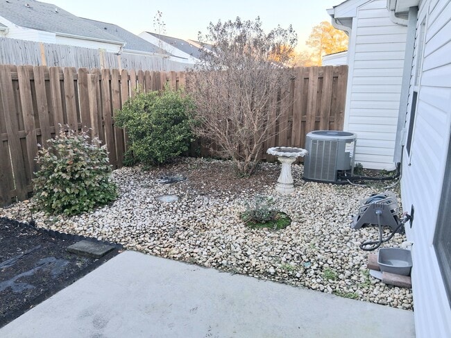 Building Photo - 1731 Elizabeth St