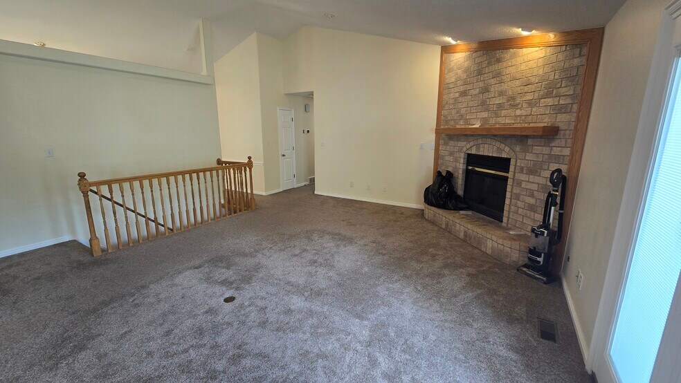 Building Photo - 1117 E 200 S