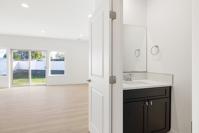 Building Photo - 1162 S Underwood Pl