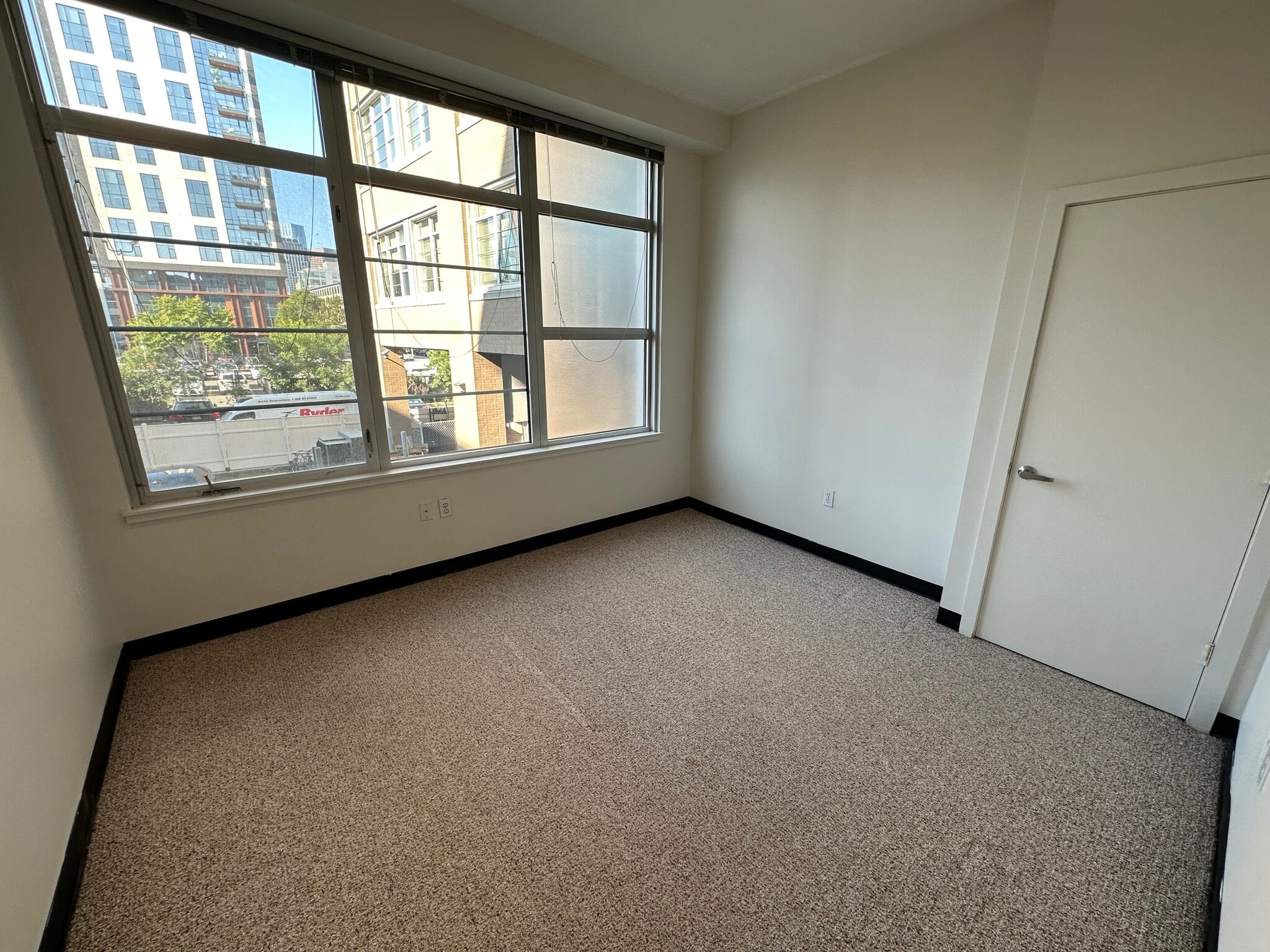 Building Photo - 117 E Berkeley St