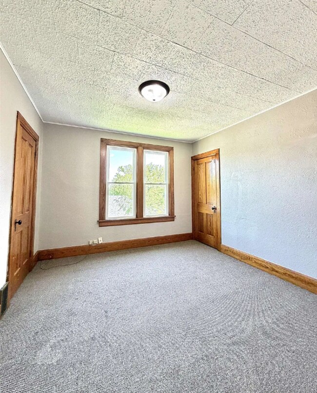 Building Photo - 2106 Kleine St