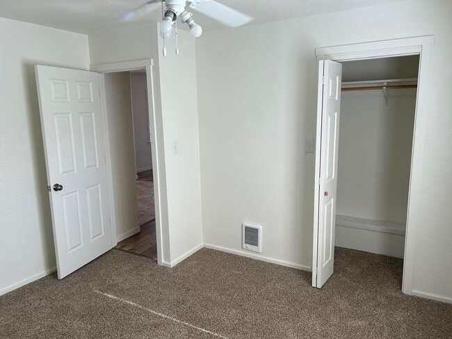 Building Photo - $300 OFF FIRST MONTH'S RENT! Completely Remodeled Home with Bonus Room in Klamath Falls