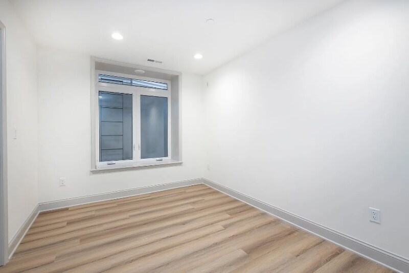 Building Photo - 2229 N 33rd St