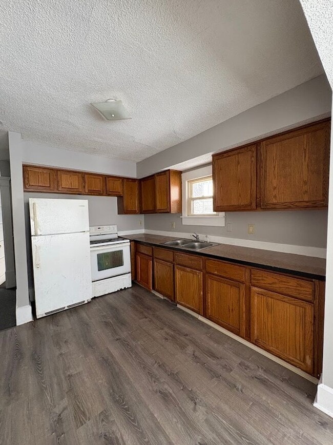 Building Photo - 729 Mallison Ave