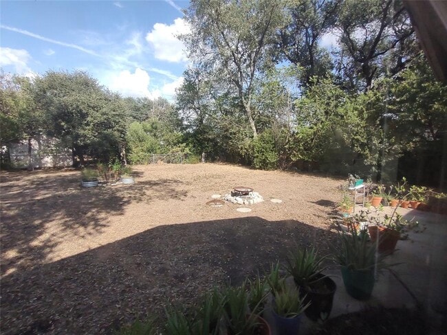 Building Photo - 1616 Glencrest Dr